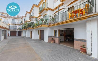 Exterior view of Single-family semi-detached for sale in Estepona  with Air Conditioner, Heating and Terrace