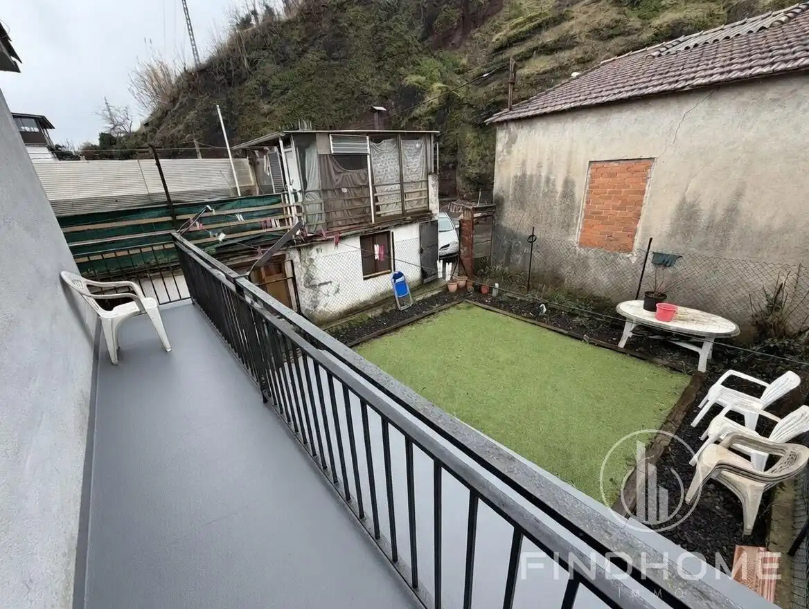 Terrace of Detached homes for sale in Olot  with Heating, Private garden and Terrace