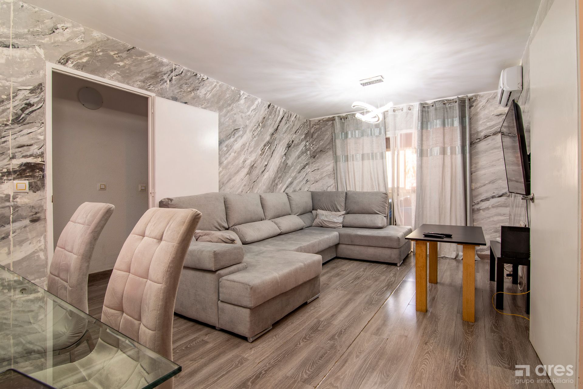 Living room of Flat for sale in  Madrid Capital  with Air Conditioner and Heating