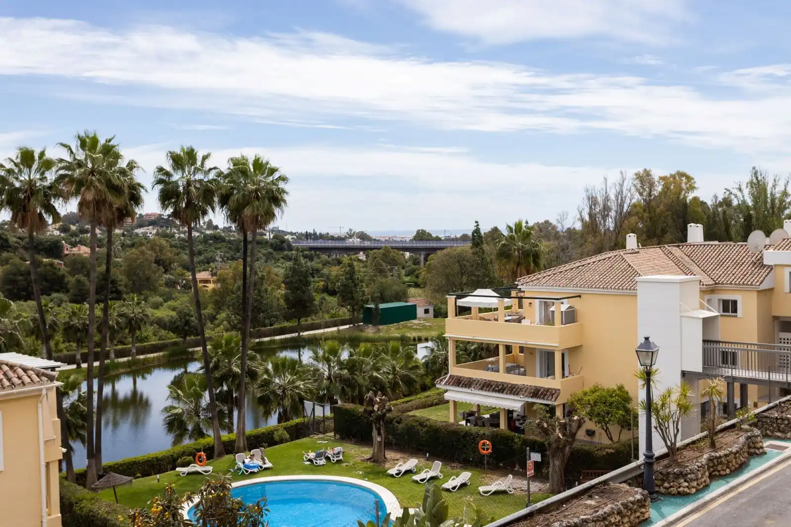 Flat with terrace for sale in Avenida Tomás Pascual 24