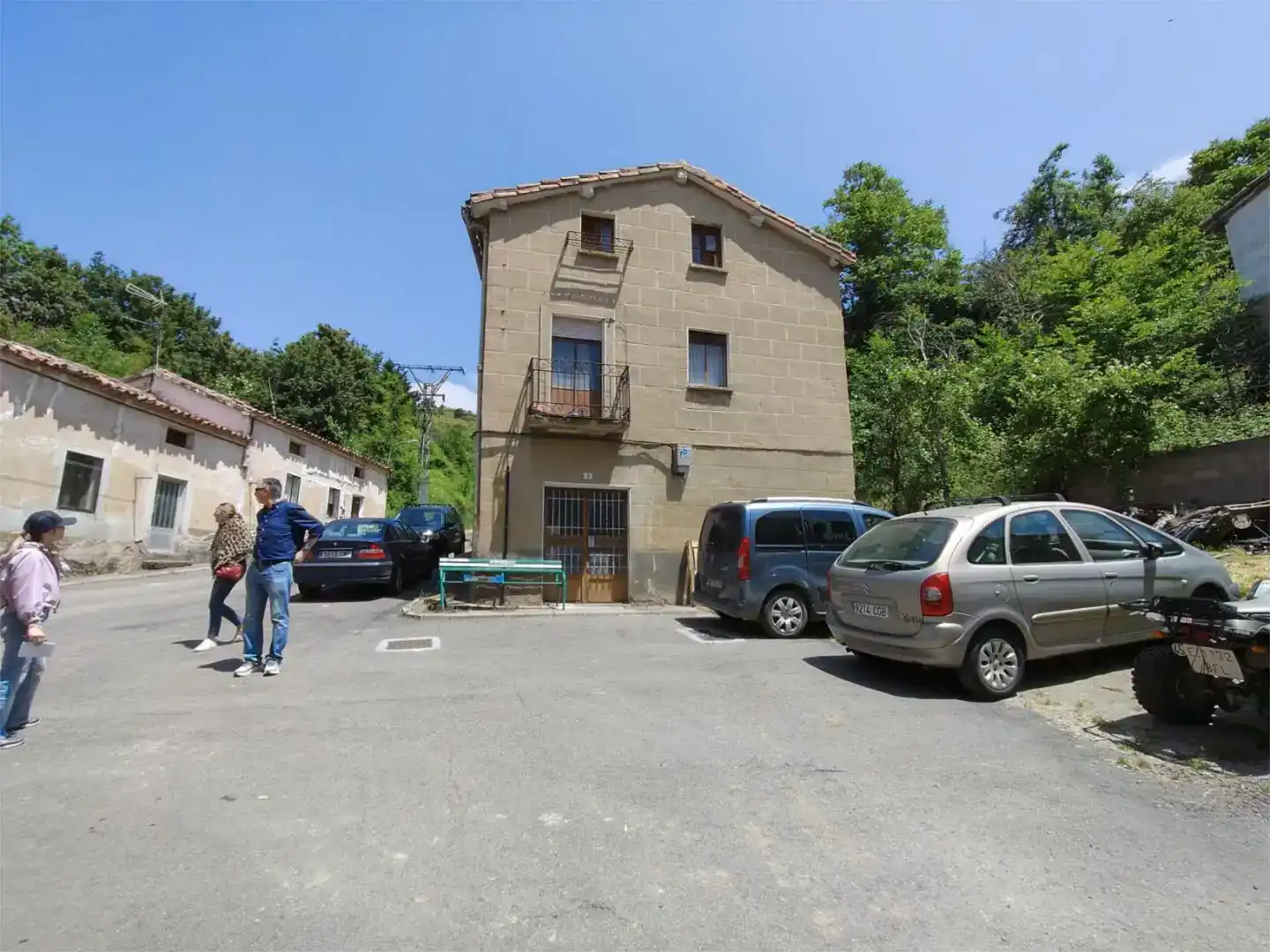 Vista exterior de Pis en venda en Pradoluengo amb Jardí privat i Balcó