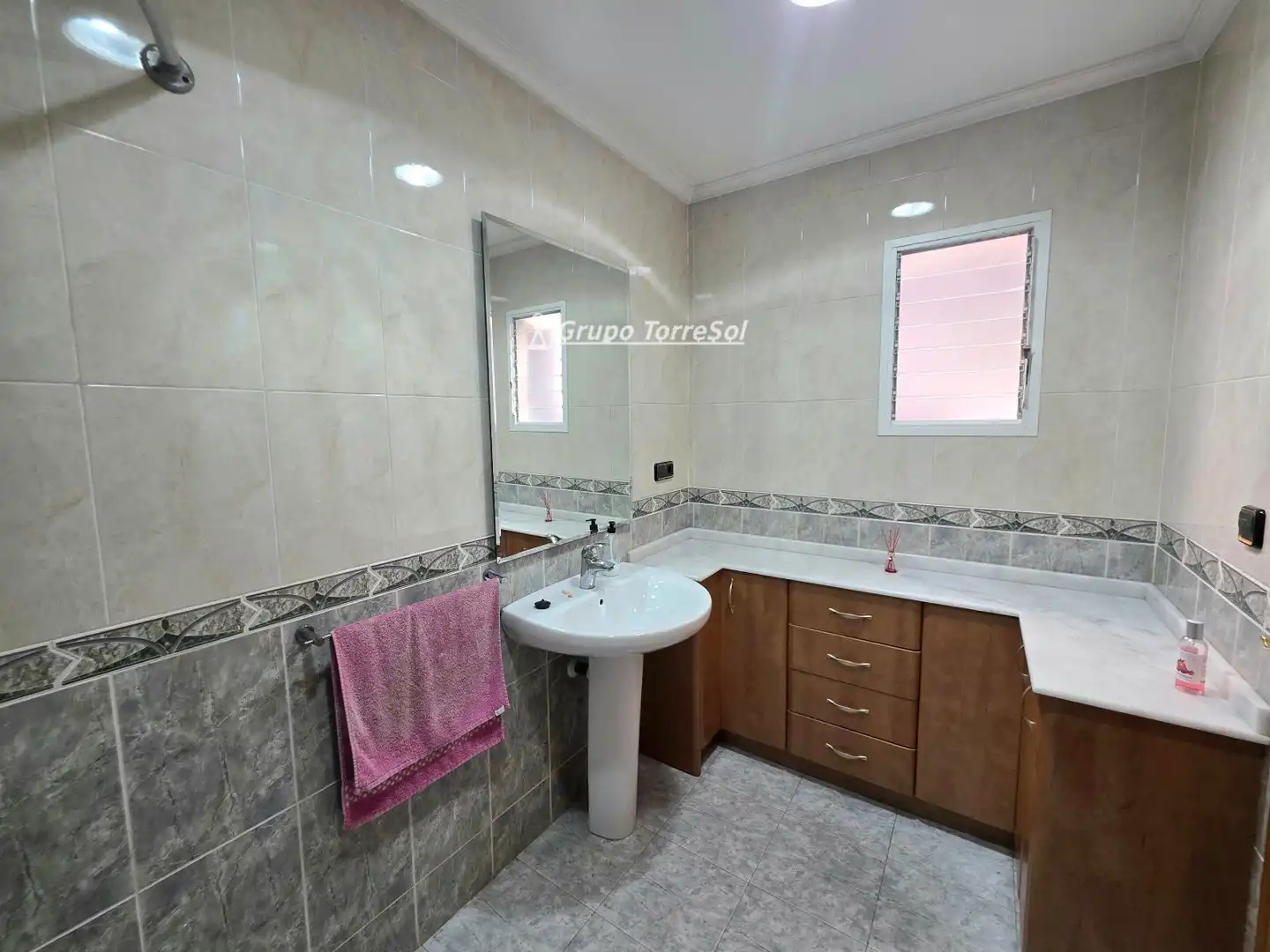 Baño de Casa adosada en venta en Catral con Aire acondicionado, Calefacción y Terraza