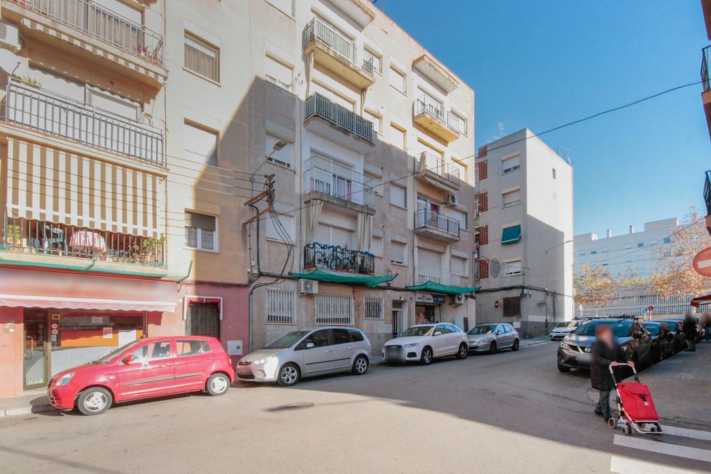 Exterior view of Flat for sale in Sabadell
