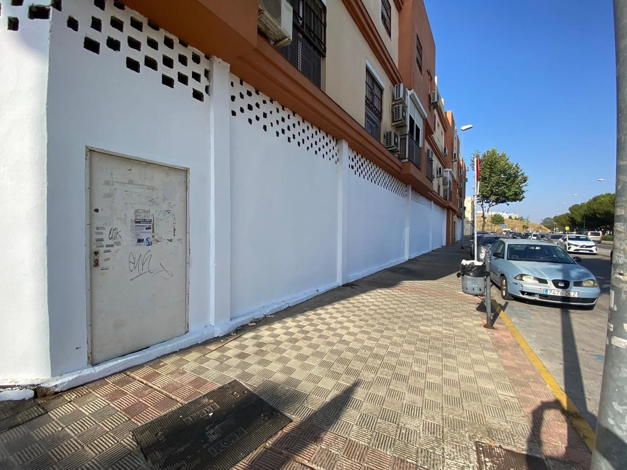 Exterior view of Premises for sale in Alcalá de Guadaira