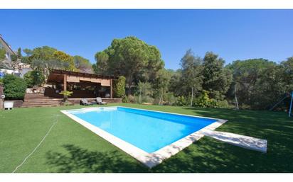 Piscina de Casa o xalet en venda en Bigues i Riells amb Calefacció, Jardí privat i Parquet