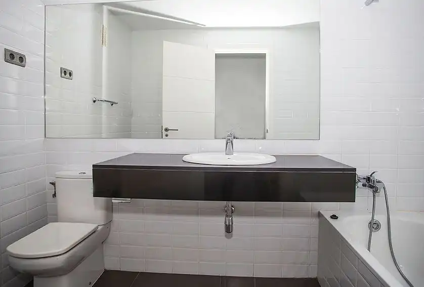Baño de Piso de alquiler en Sant Cugat del Vallès con Calefacción, Terraza y Trastero