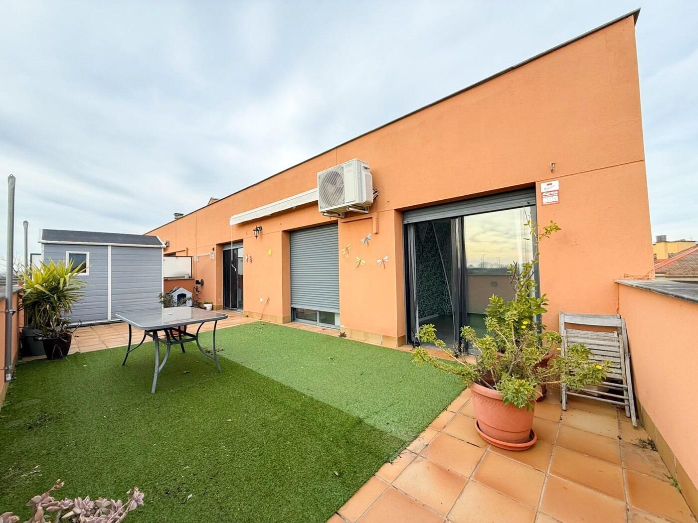 Terrace of Duplex for sale in Figueres  with Air Conditioner, Private garden and Terrace