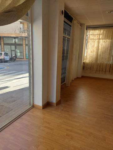 Local comercial en Alquiler en Plaça del Guinardó, 11 en El Guinardó