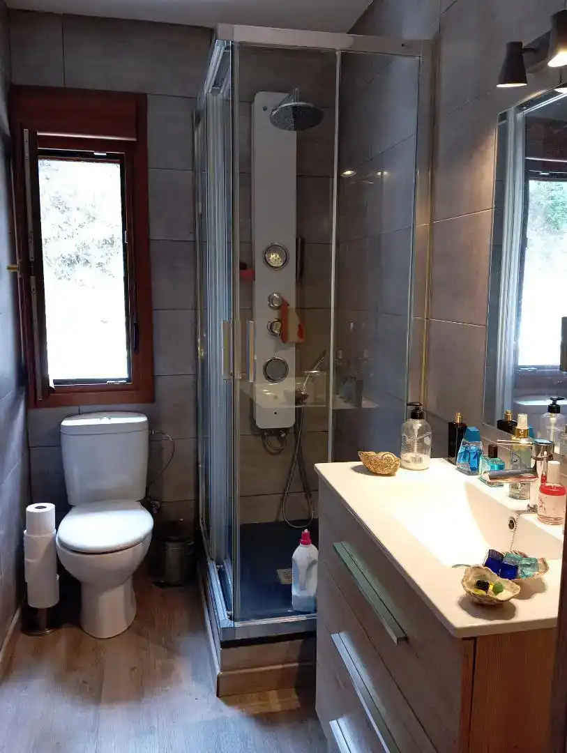 Baño de Piso en venta en Guisando con Aire acondicionado, Parquet y Amueblado