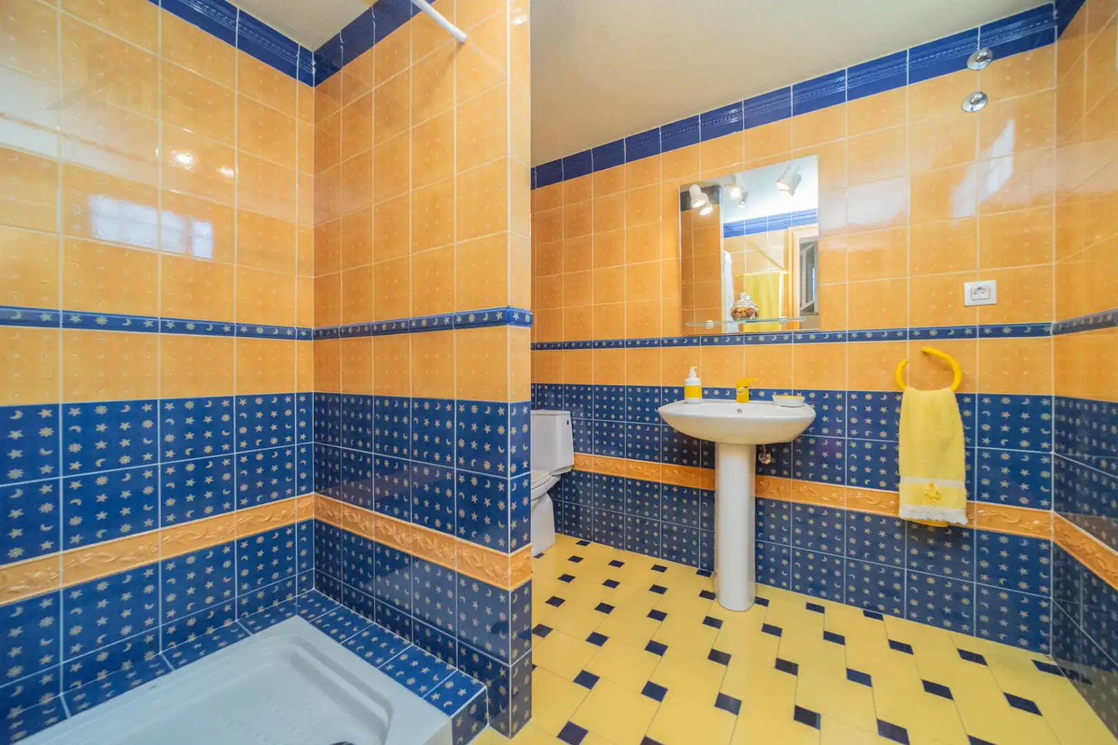 Bathroom of Houses for sale in Griñón  with Air Conditioner, Heating and Private garden