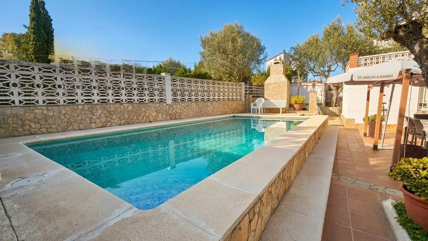 Piscina de Casa o chalet en venta en Esparreguera con Calefacción, Jardín privado y Terraza