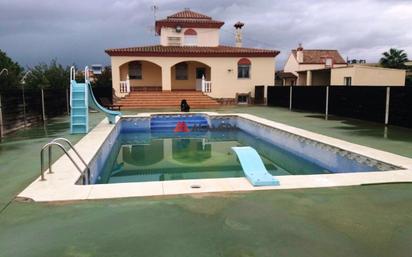 Swimming pool of House or chalet for sale in Chiclana de la Frontera  with Air Conditioner, Heating and Private garden