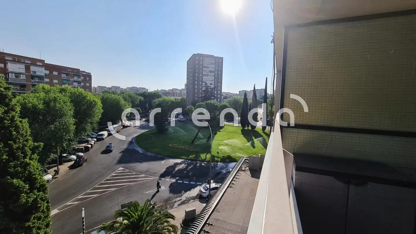 Vista exterior de Pis de lloguer en Madrid amb Terrassa
