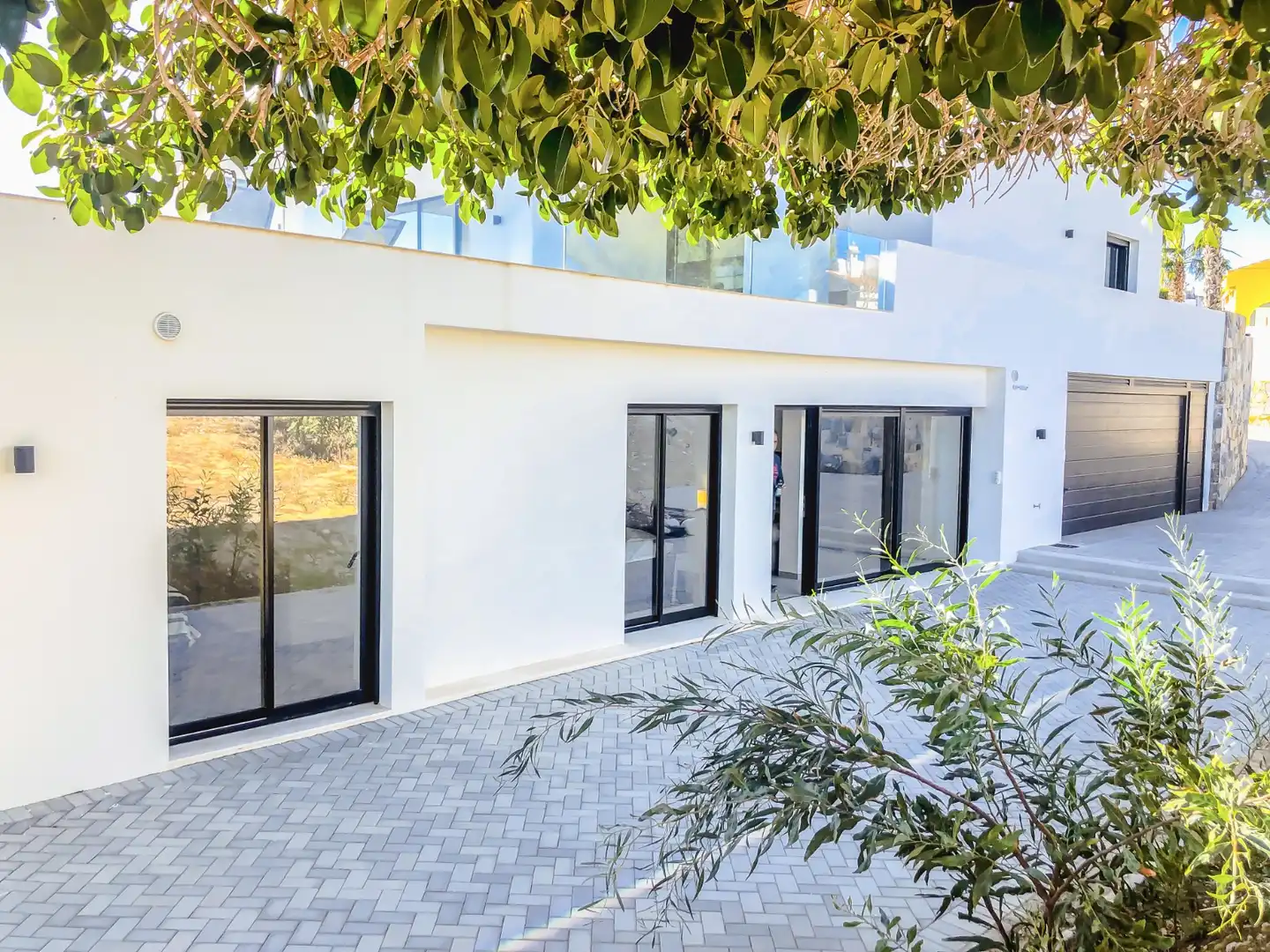 Vista exterior de Casa o xalet en venda en Rojales amb Aire condicionat, Jardí privat i Terrassa