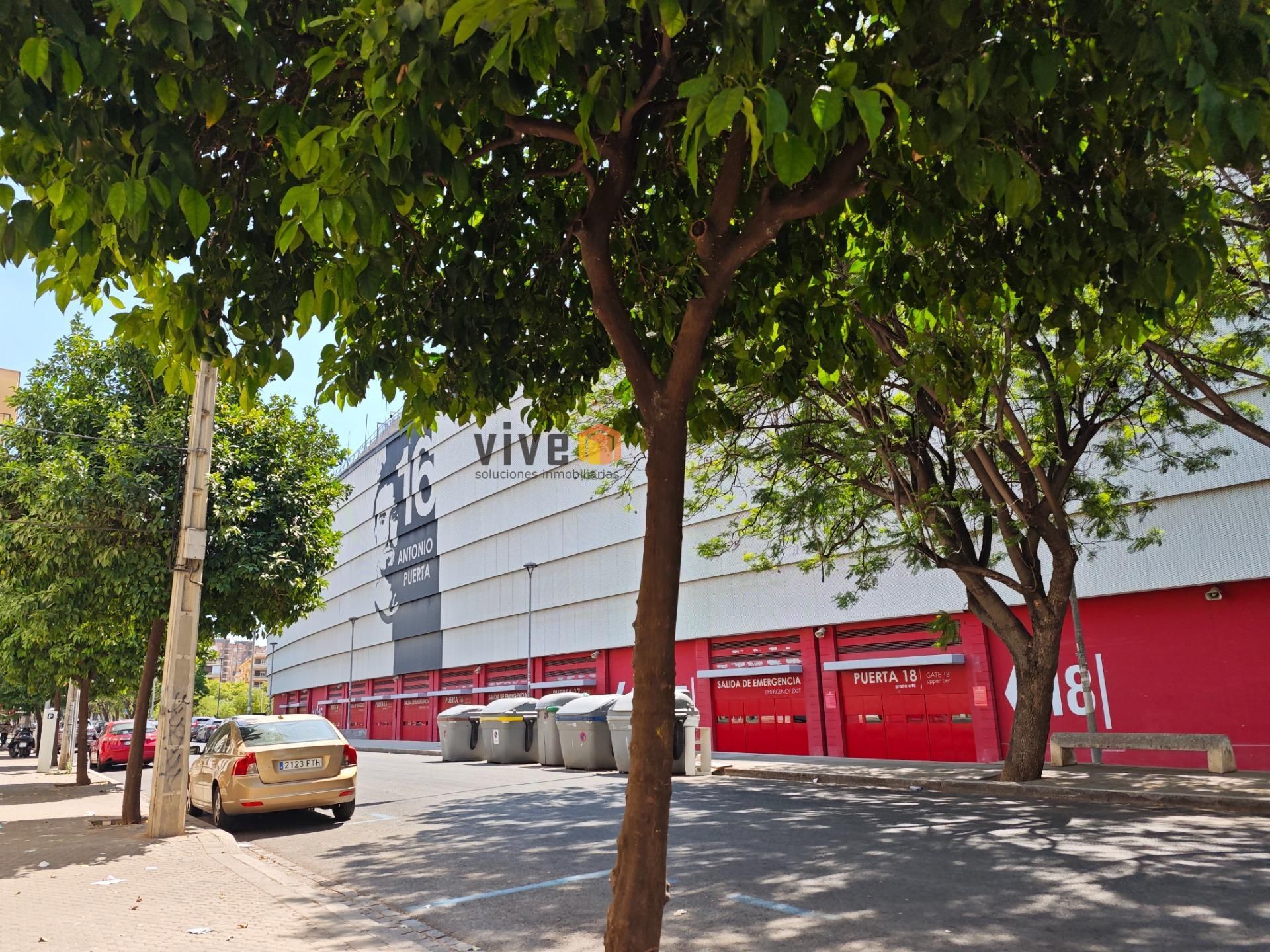 Vista exterior de Casa o xalet en venda en  Sevilla Capital amb Aire condicionat, Calefacció i Terrassa