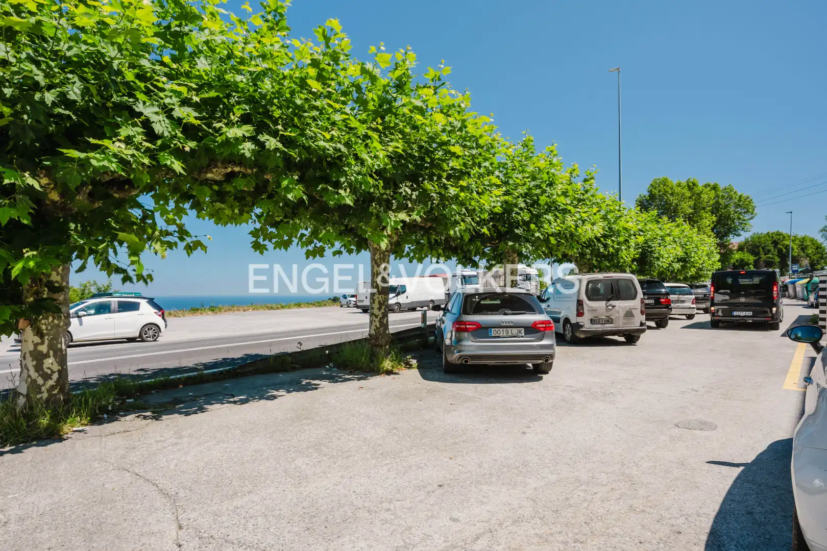 Parking of Buildings for sale in Deba