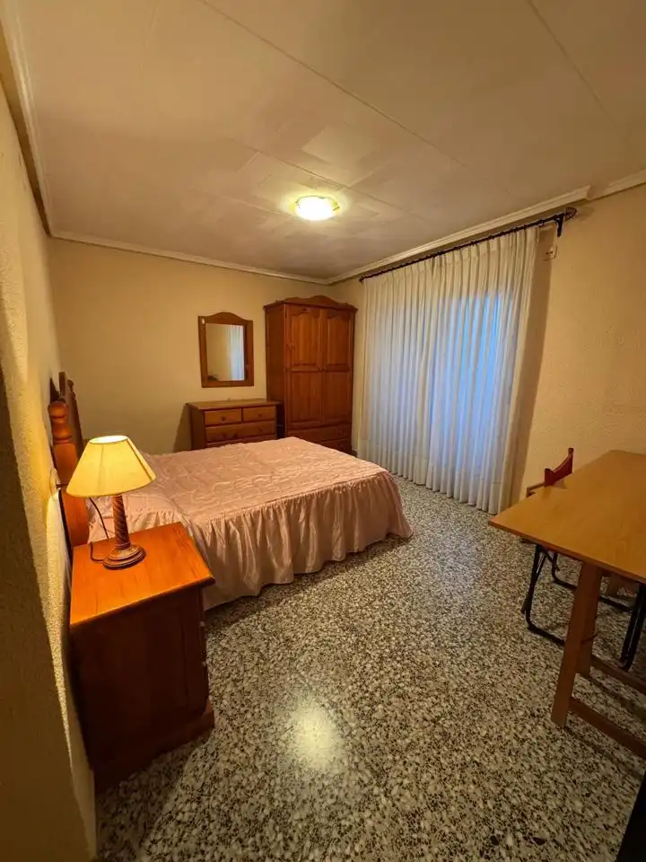 Habitación de Piso de alquiler en Valencia con Amueblado