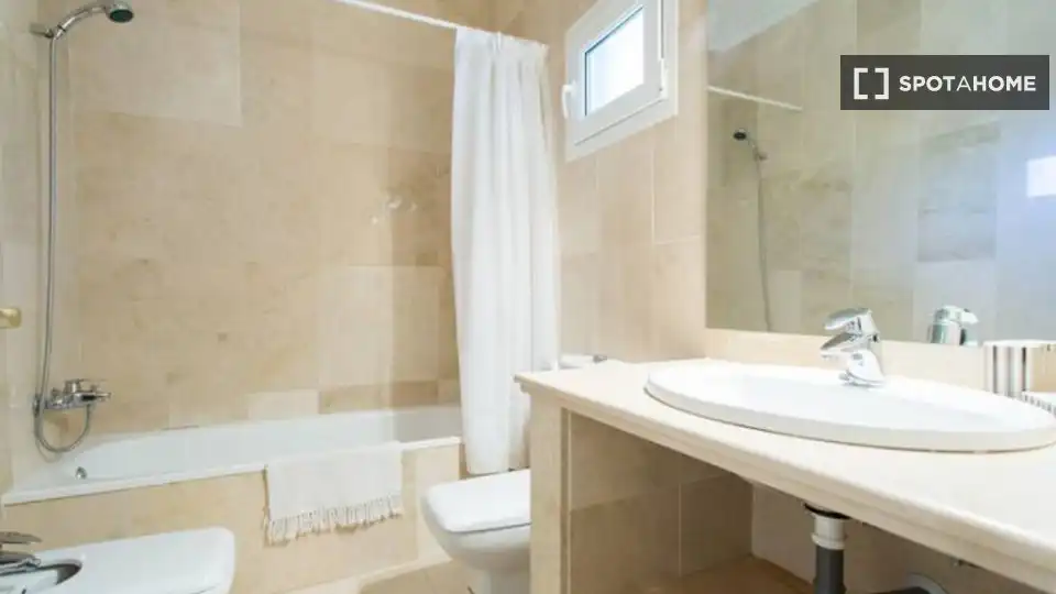 Room in Almensilla