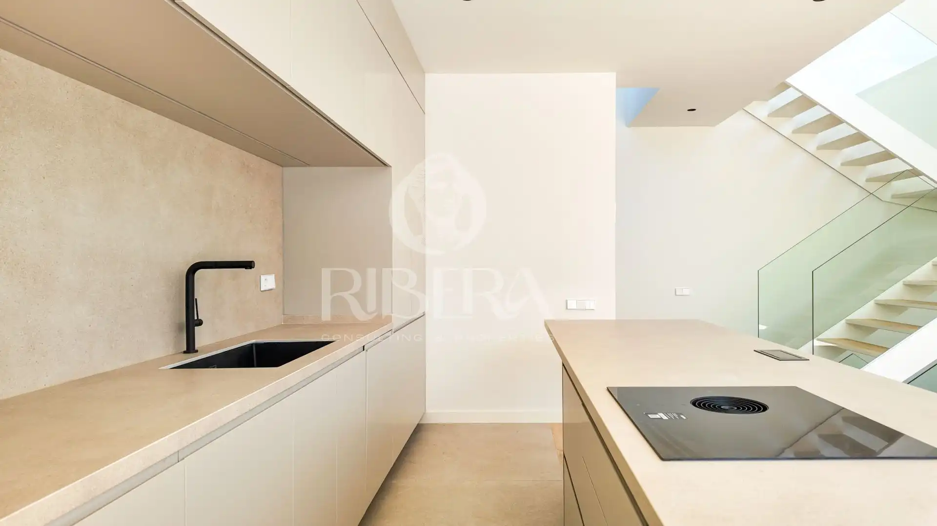Cocina de Casa o chalet en venta en L'Eliana con Aire acondicionado, Calefacción y Jardín privado