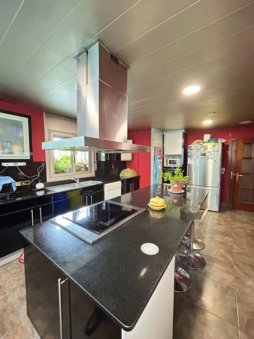 Cocina de Casa o chalet en venta en Vilobí d'Onyar con Aire acondicionado, Calefacción y Jardín privado