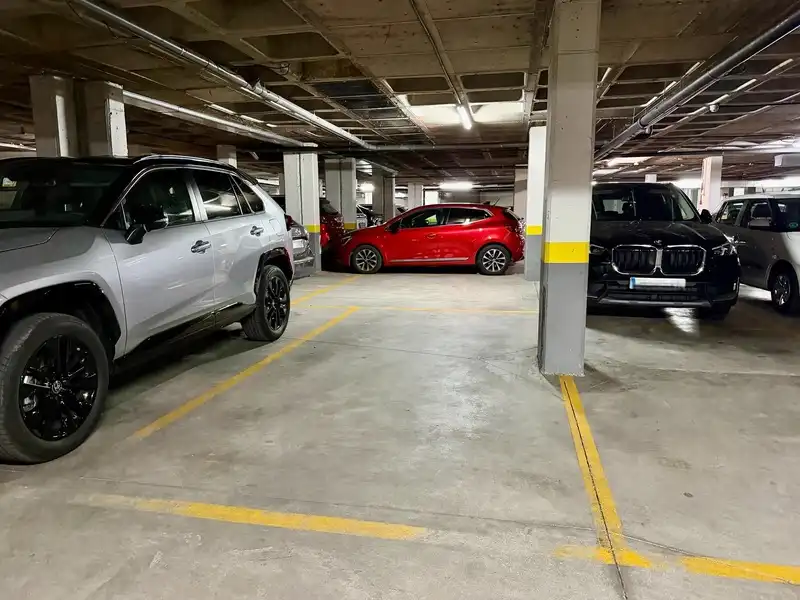 Parkplatz von Garage zur Miete in Madrid