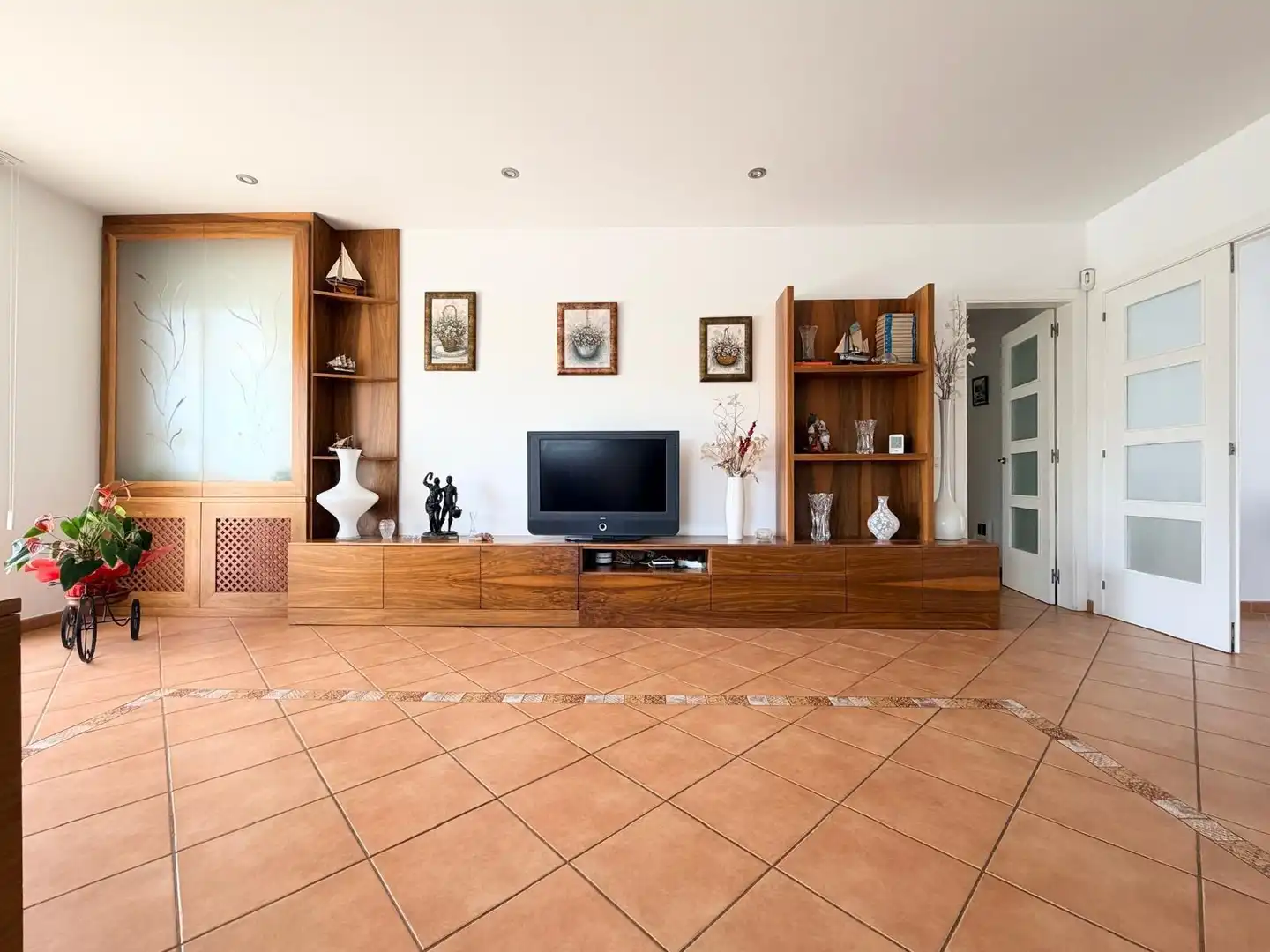 Sala de estar de Casa o chalet en venta en El Vendrell con Calefacción, Jardín privado y Piscina