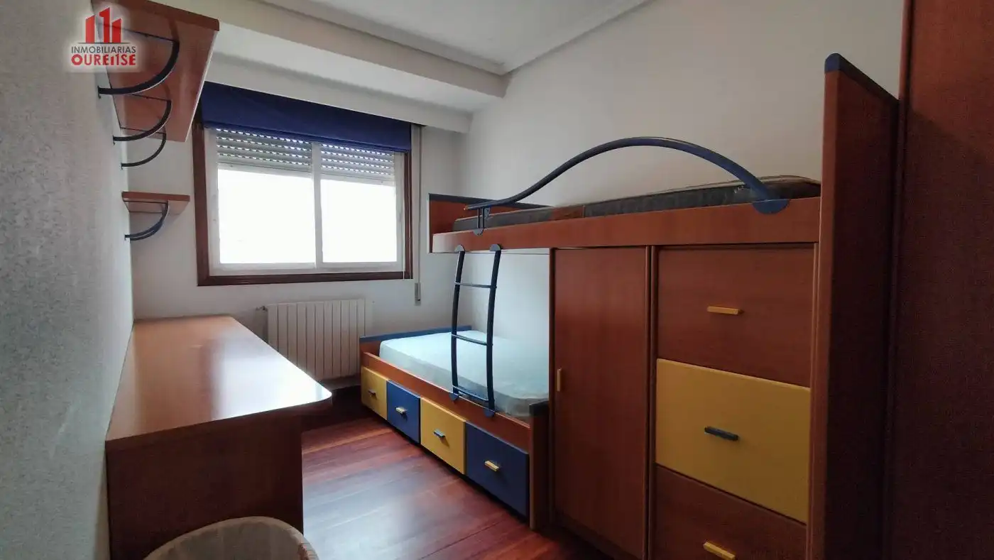 Schlafzimmer von Wohnung zur Miete in Ourense Capital  mit Klimaanlage, Heizung und Möbliert