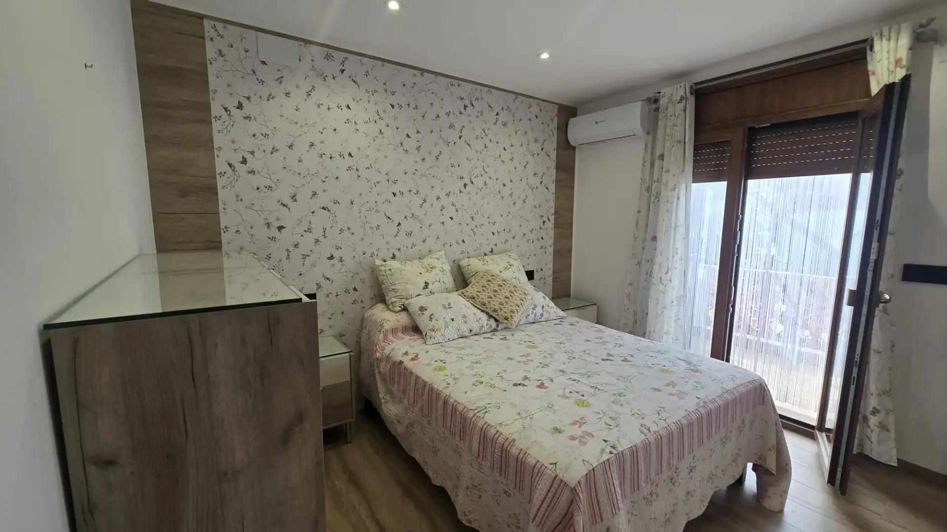Dormitori de Casa adosada en venda en Roses amb Aire condicionat, Jardí privat i Terrassa