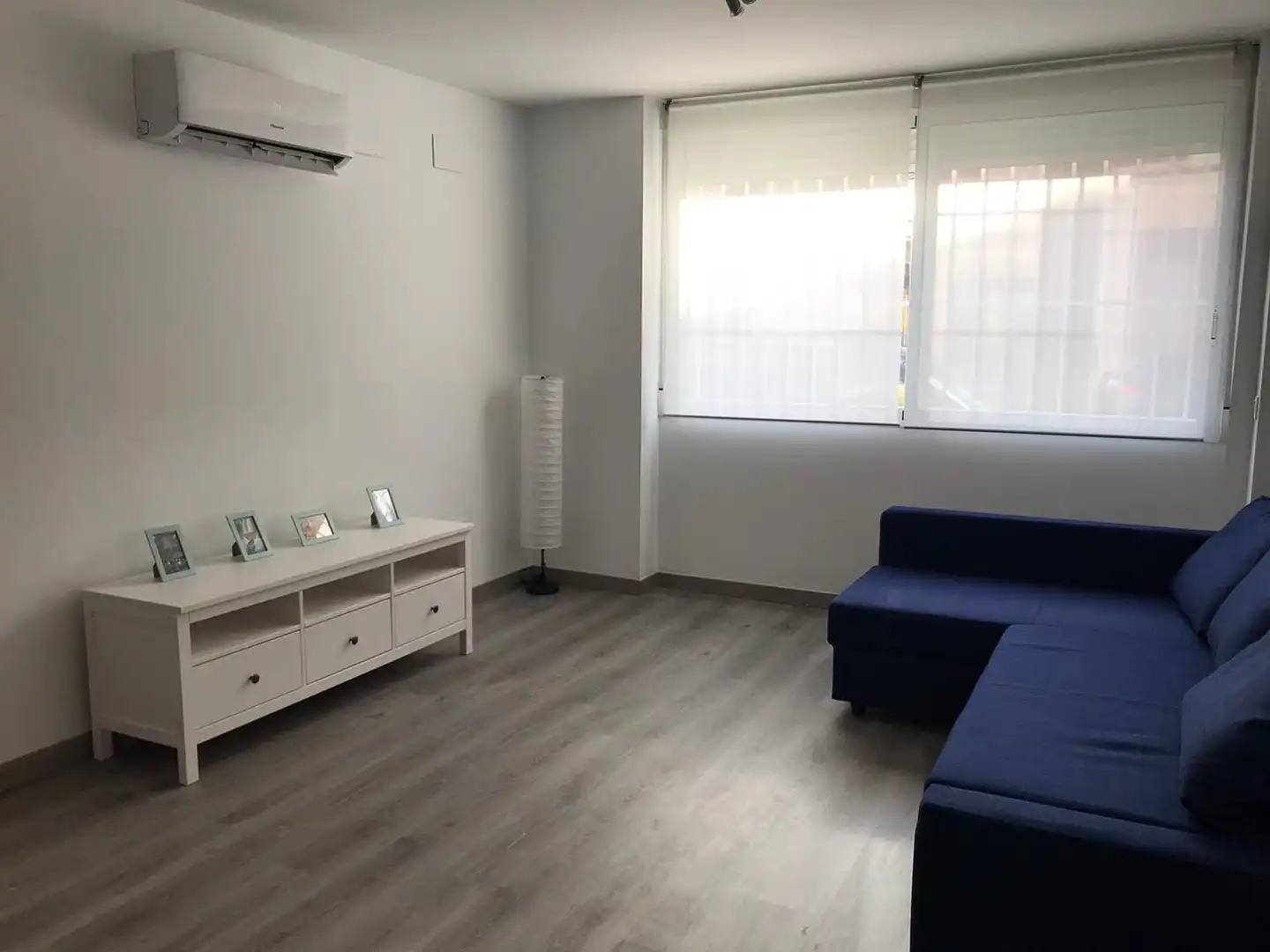 Sala d'estar de Pis de lloguer en Valencia amb Aire condicionat, Moblat i Forn