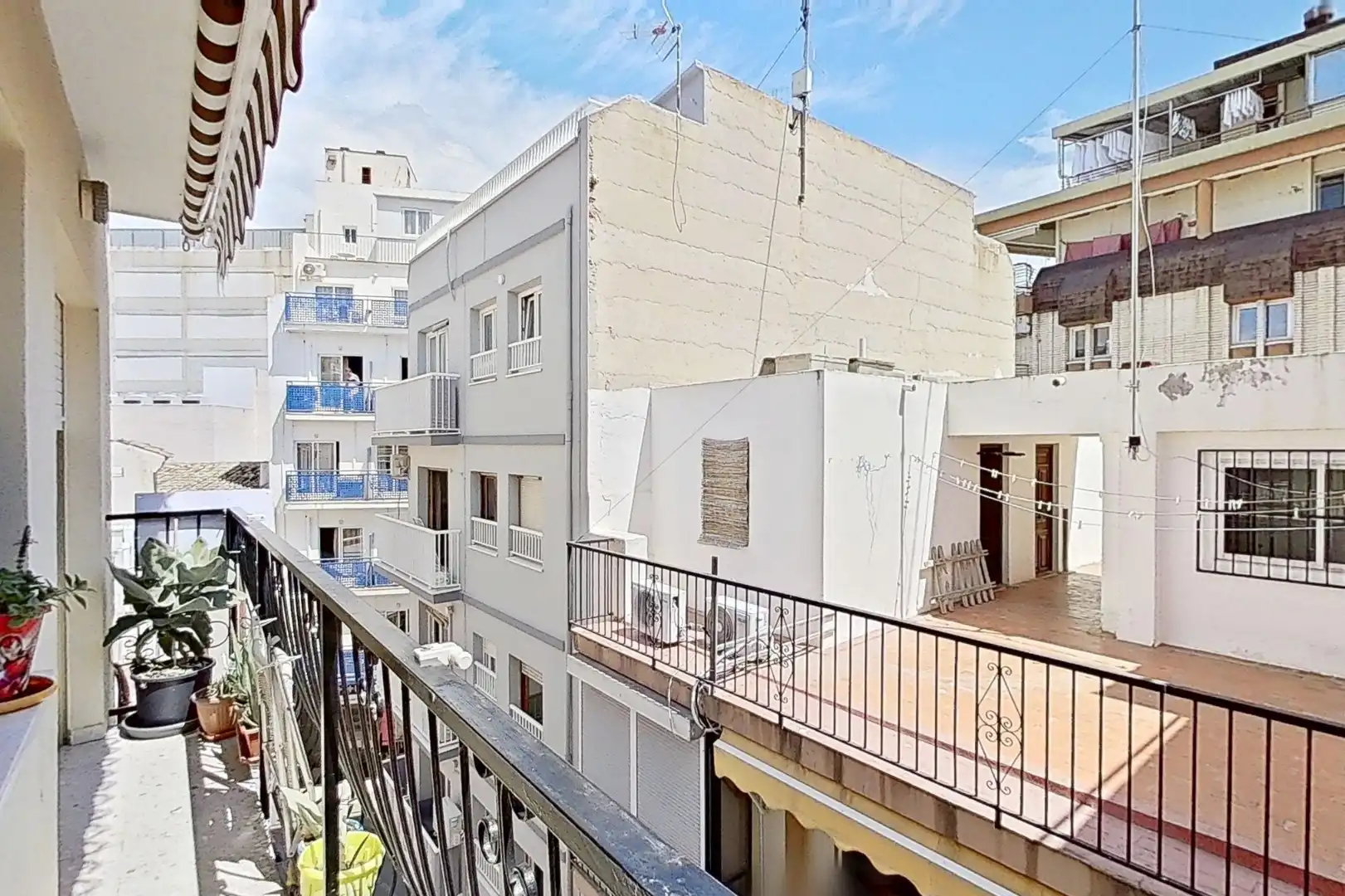 Außenansicht von Wohnungen zum Verkauf in Benidorm mit Klimaanlage, Heizung und Terrasse