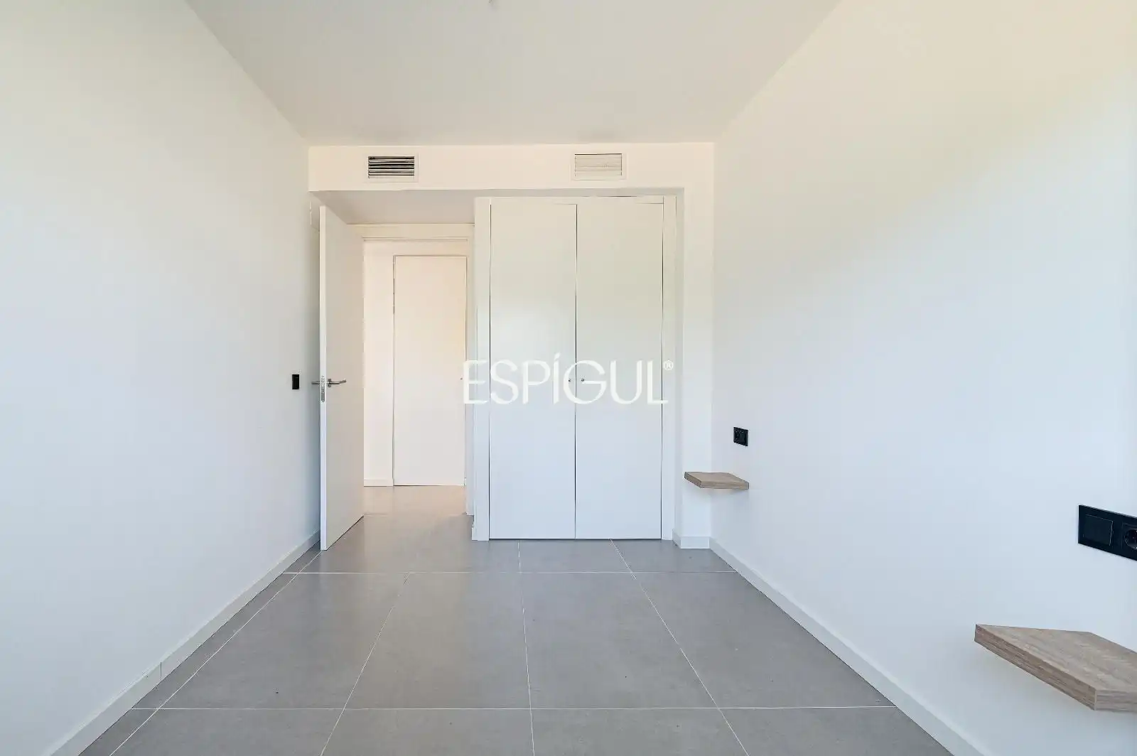 Bedroom of Flat for rent in Cerdanyola del Vallès  with Air Conditioner, Heating and Terrace