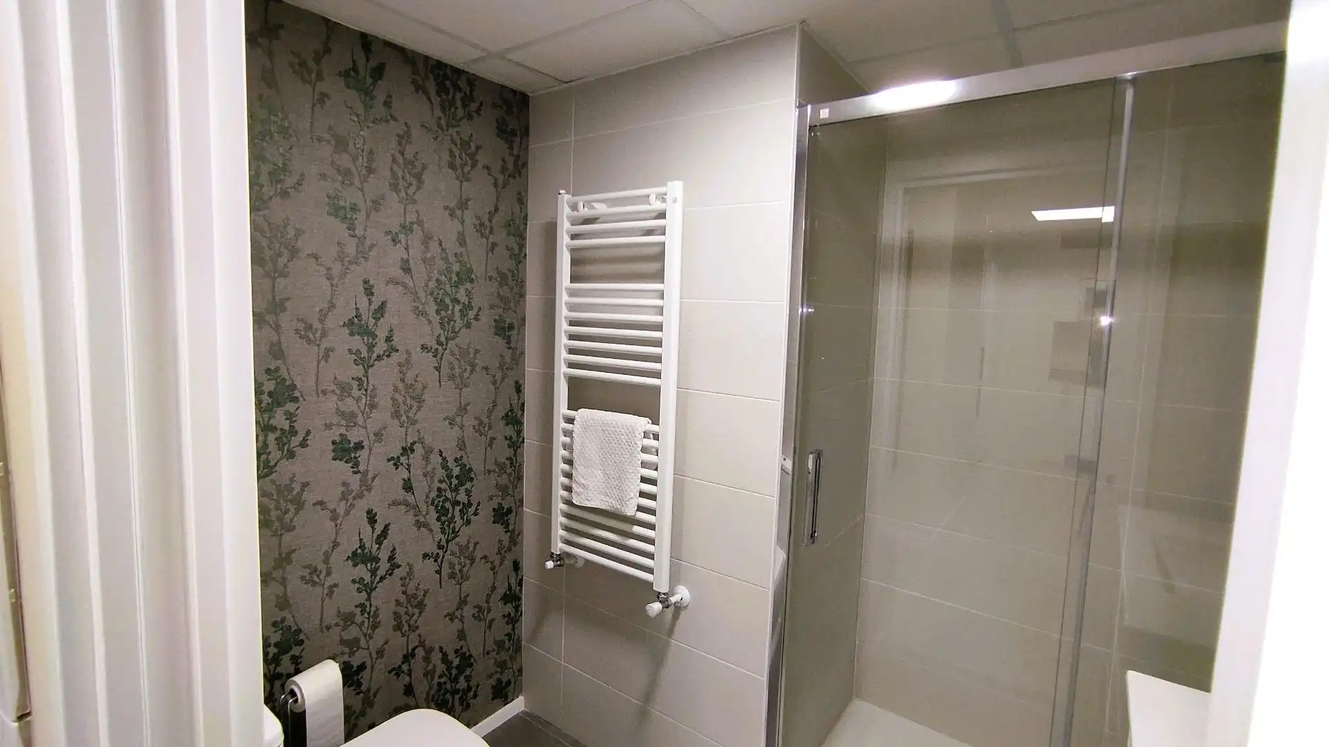 Bathroom of Apartments for rent in Badajoz  with Air Conditioner, Heating and Furnished