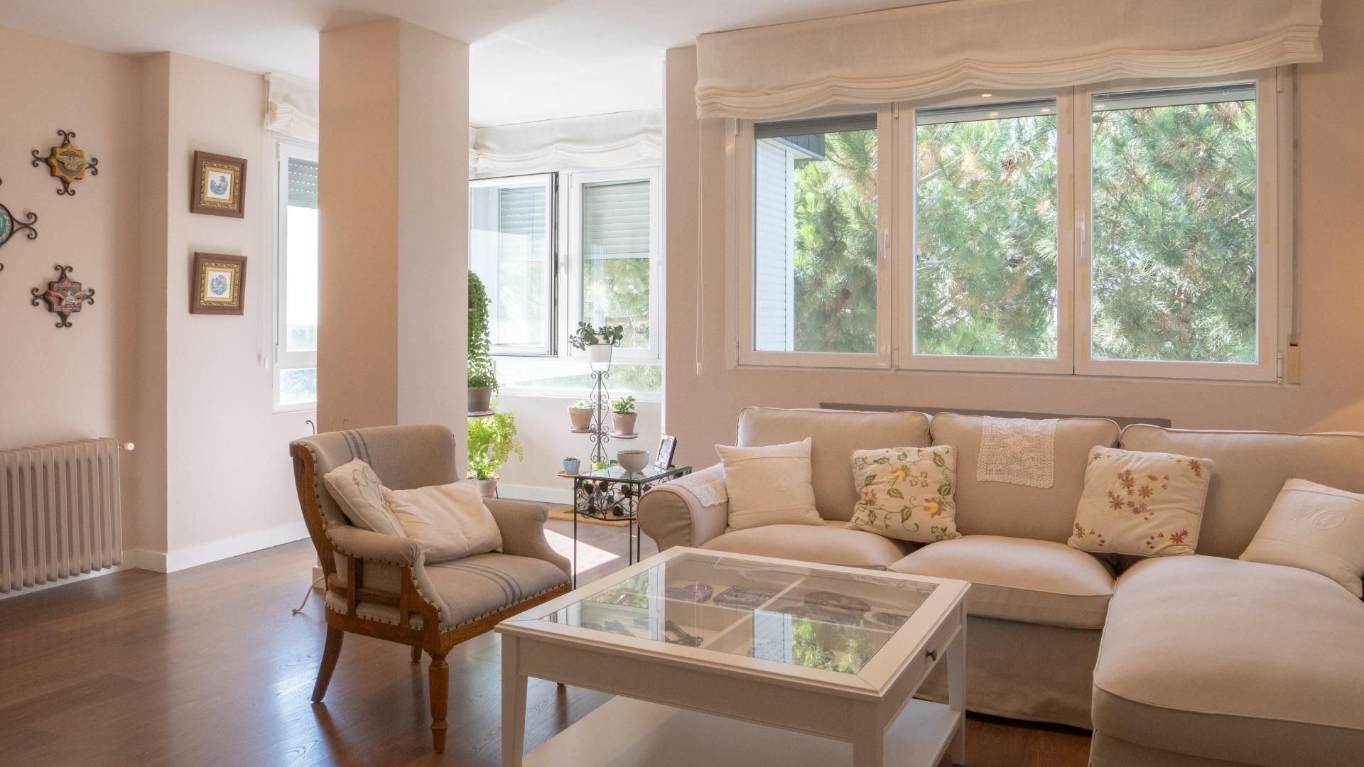 Living room of Flat for sale in Hoyo de Manzanares  with Heating, Private garden and Storage room
