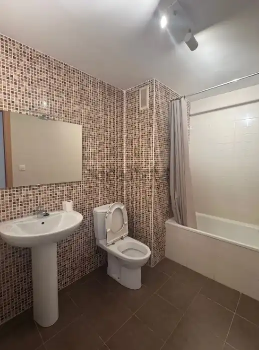 Baño de Dúplex de alquiler en Náquera con Terraza, Trastero y Balcón