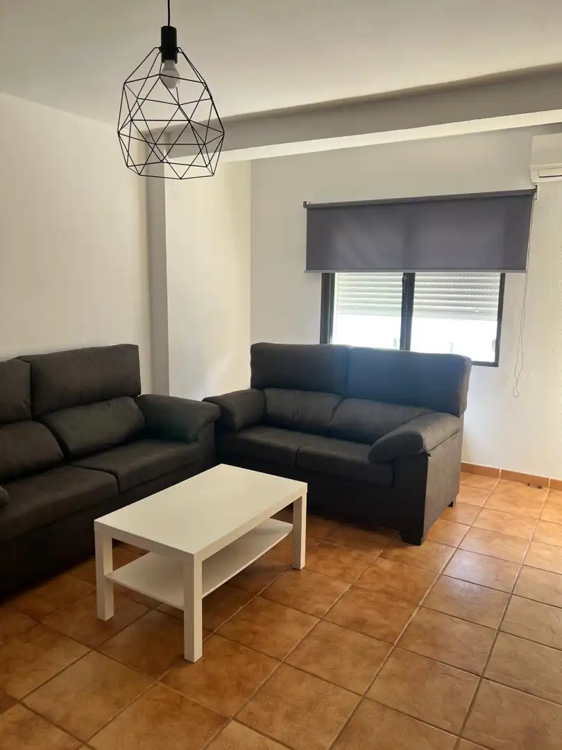 Wohnzimmer von Wohnung zur Miete in Ronda mit Möbliert