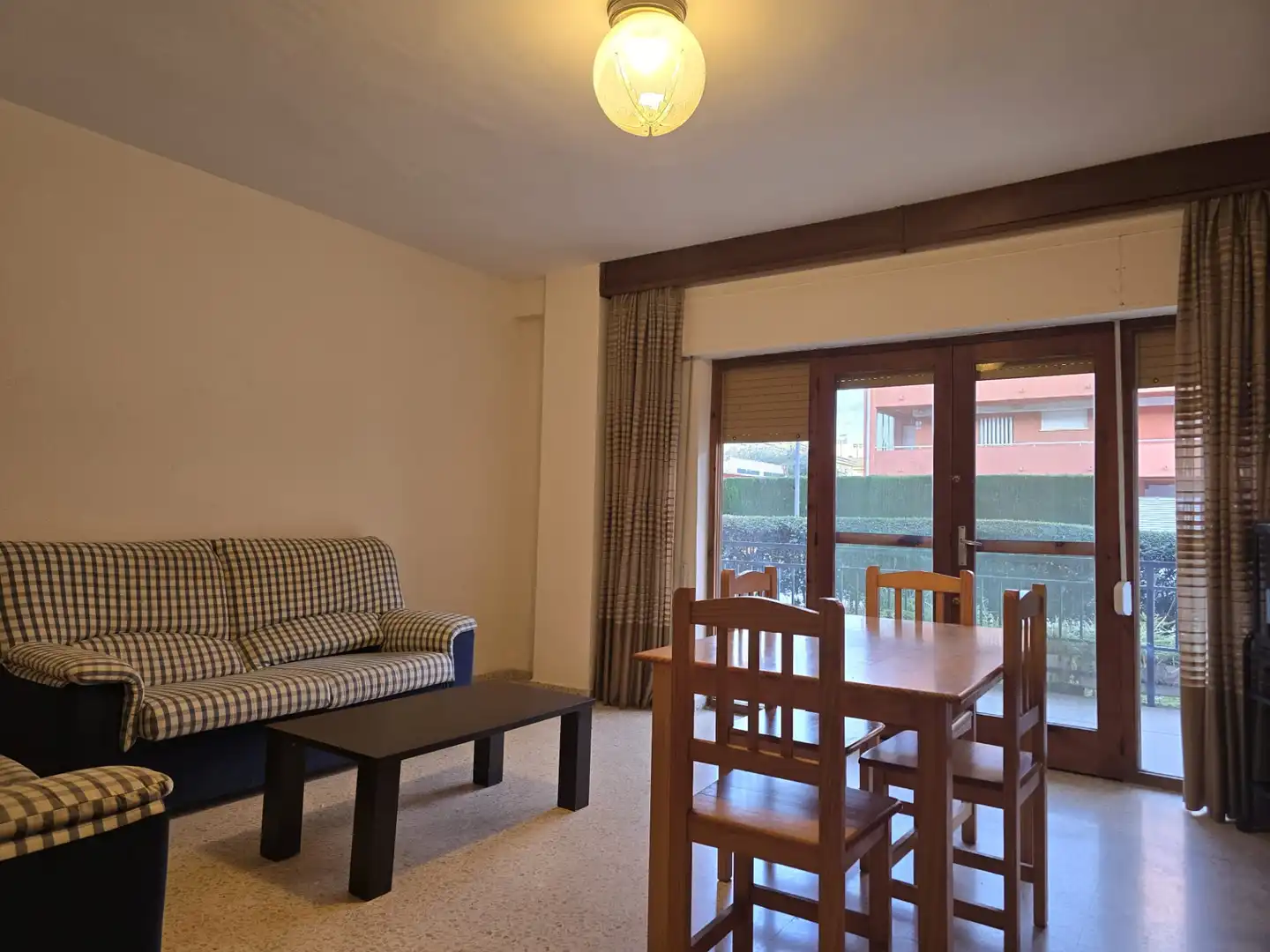 Sala de estar de Planta baja en venta en Castellón de la Plana / Castelló de la Plana con Amueblado y Balcón