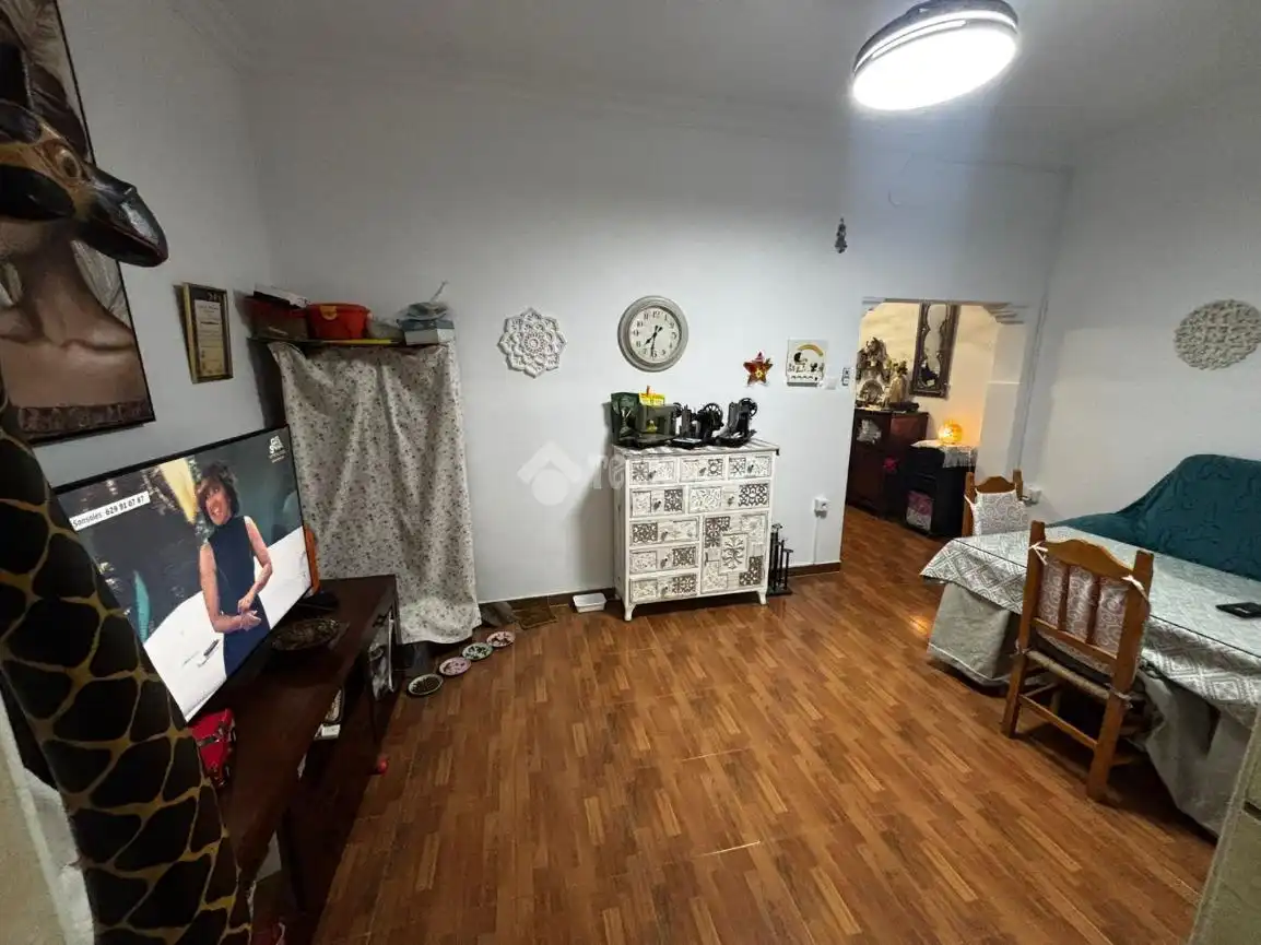 Casa aparellada amb terrassa en venda a Los Palacios y Villafranca, imagen 7