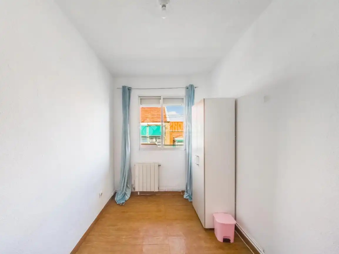Habitación de Piso en venta en Madrid con Calefacción y Terraza