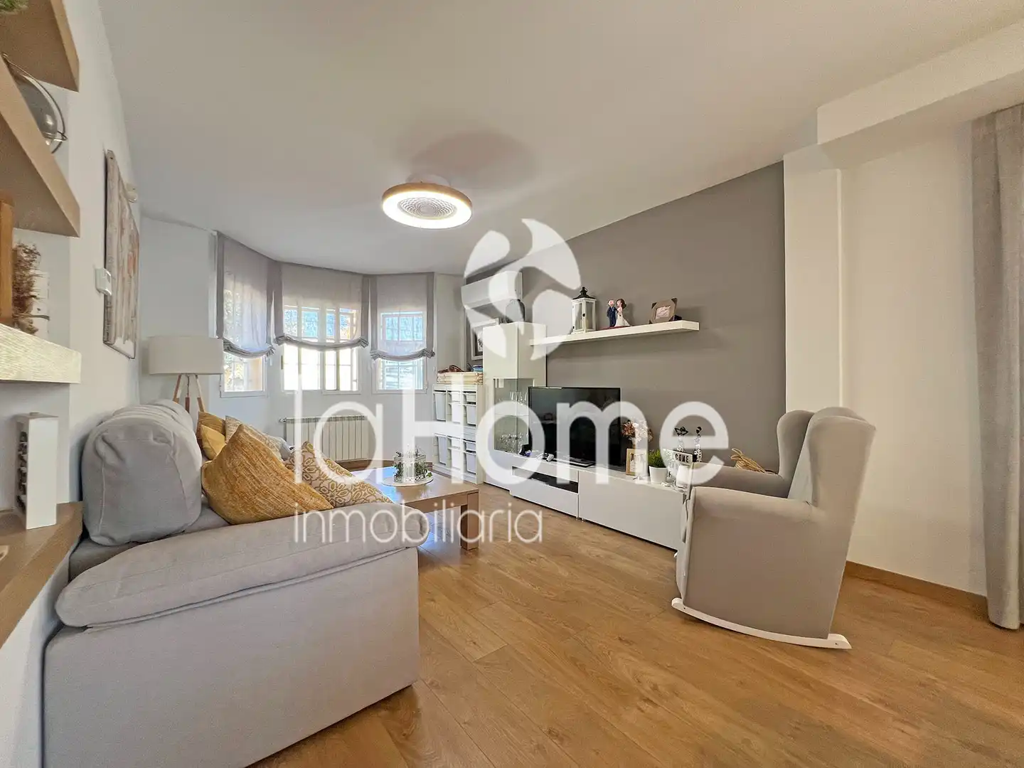 Living room of Houses for sale in La Pobla de Vallbona  with Air Conditioner, Heating and Private garden