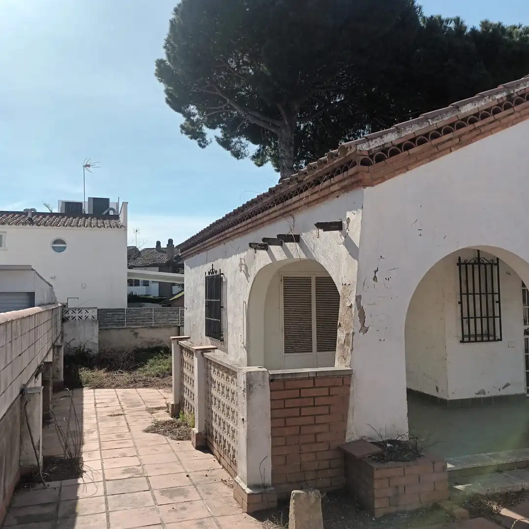 Außenansicht von Haus oder Chalet zum Verkauf in Cambrils mit Privatgarten und Terrasse