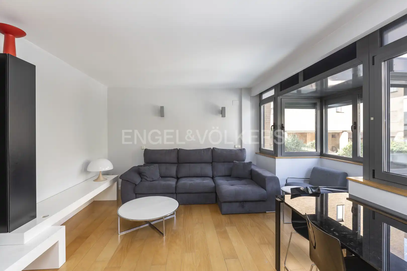 Living room of Flat for sale in Madrid  with Air Conditioner, Heating and Parquet flooring