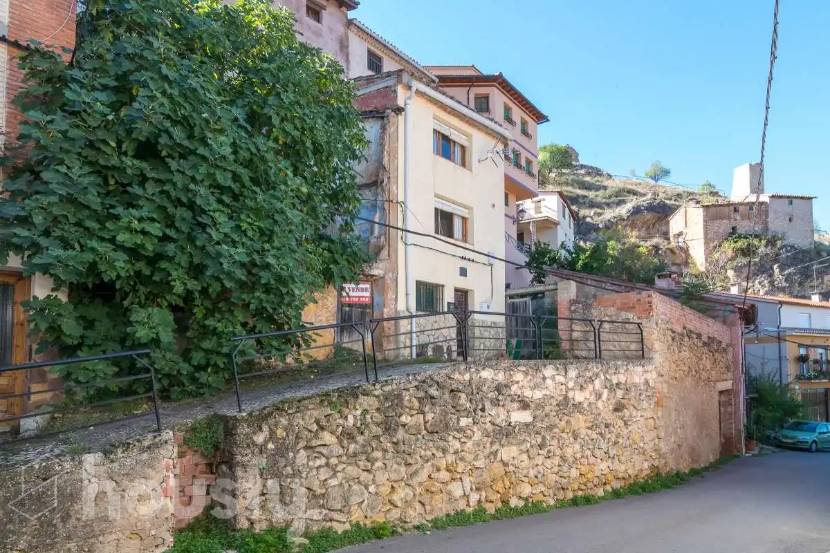 Houses for sale in Calle Virgen de Gracia, 31, Castielfabib