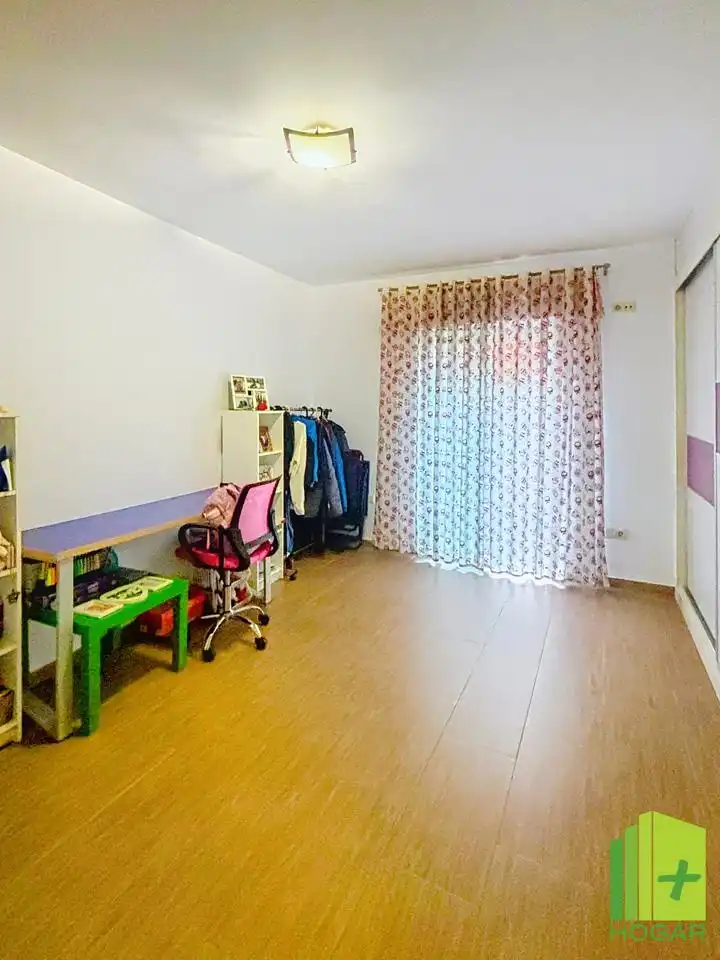 Habitación de Casa adosada en venta en Jaén con Aire acondicionado, Terraza y Balcón