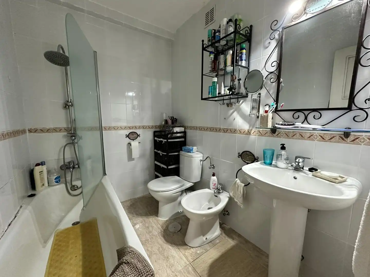 Bathroom of Flat for sale in Algeciras  with Terrace