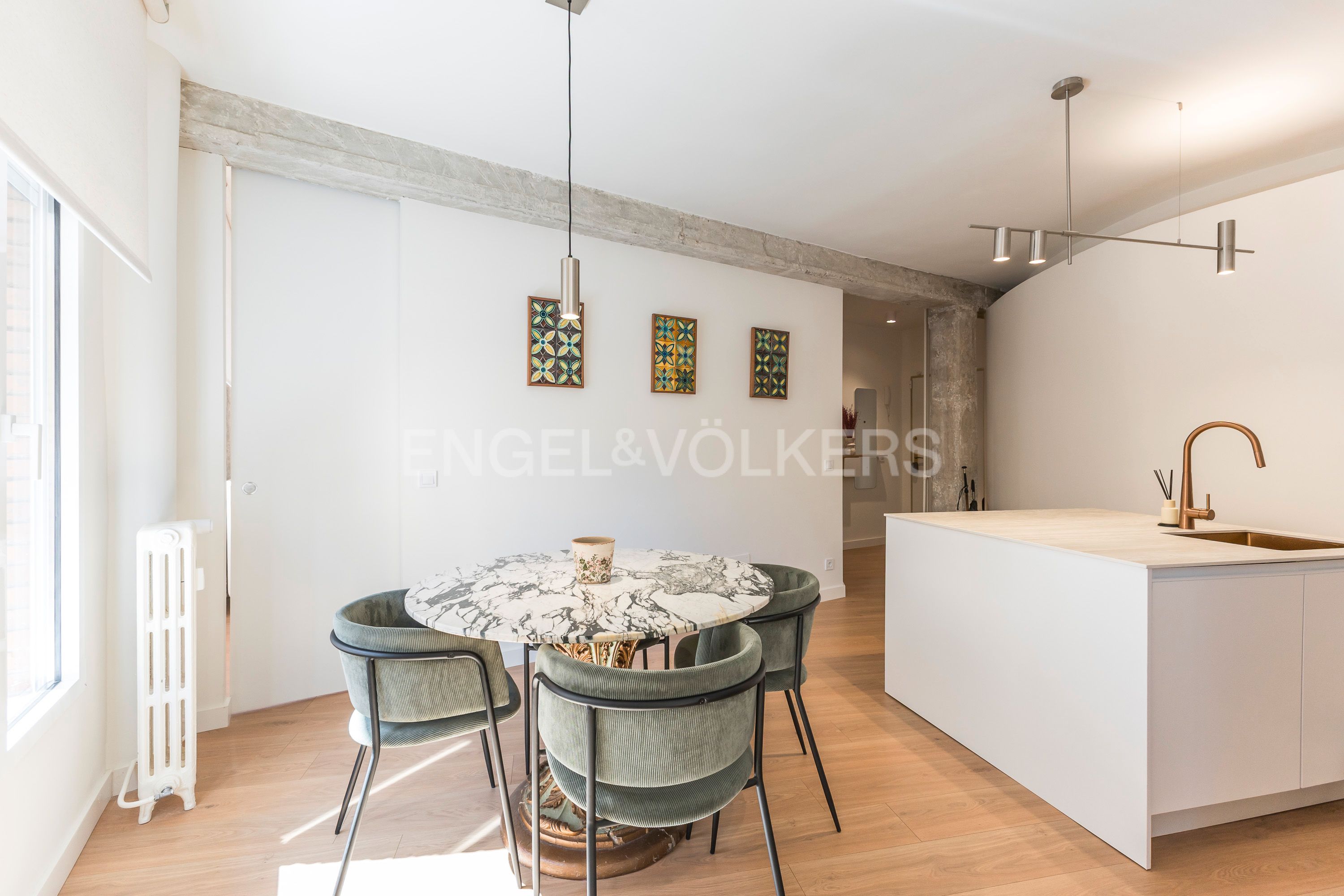 Menjador de Apartament en venda en  Madrid Capital amb Calefacció
