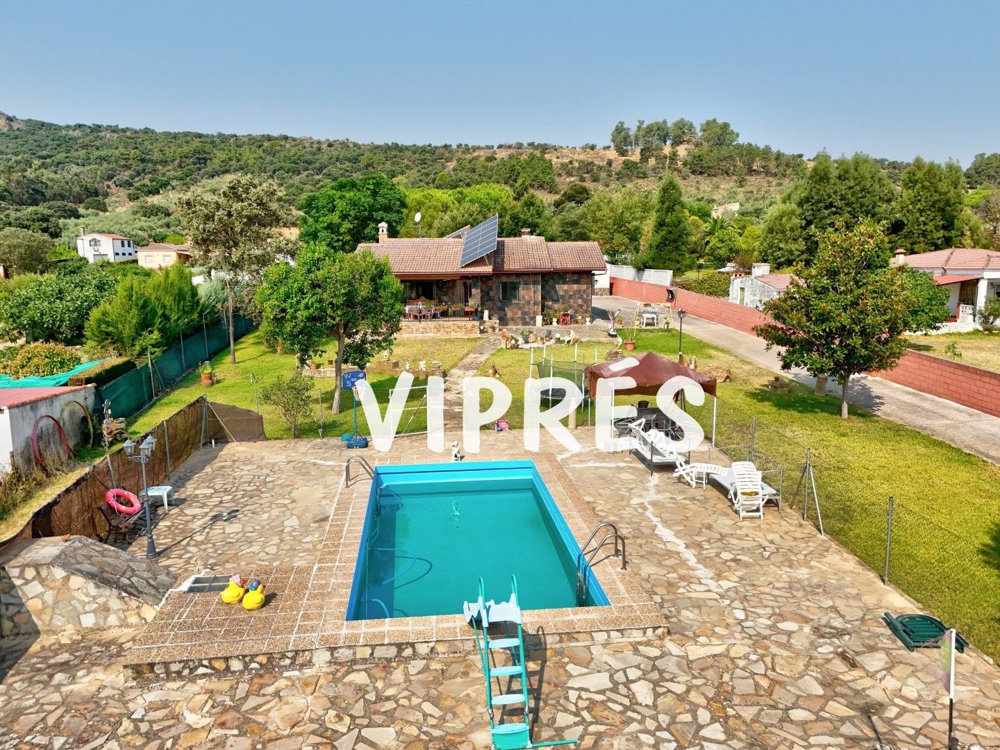 Schwimmbecken von Residential zum verkauf in Sierra de Fuentes