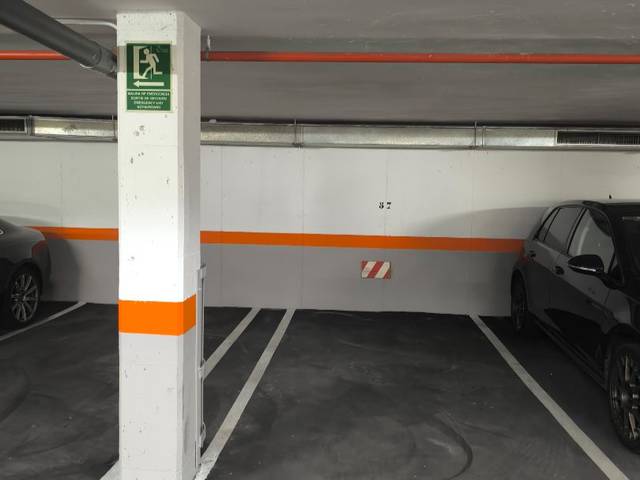 Garaje en Alquiler en Calle del Golfo de Salónica, 16 en Apóstol Santiago