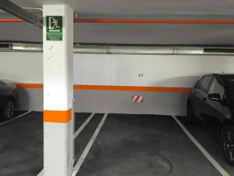 Parkplatz von Garage zur Miete in  Madrid Capital mit Alarm