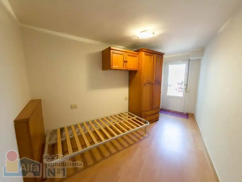 Habitación de Casa adosada en venta en Vigo  con Calefacción, Jardín privado y Amueblado