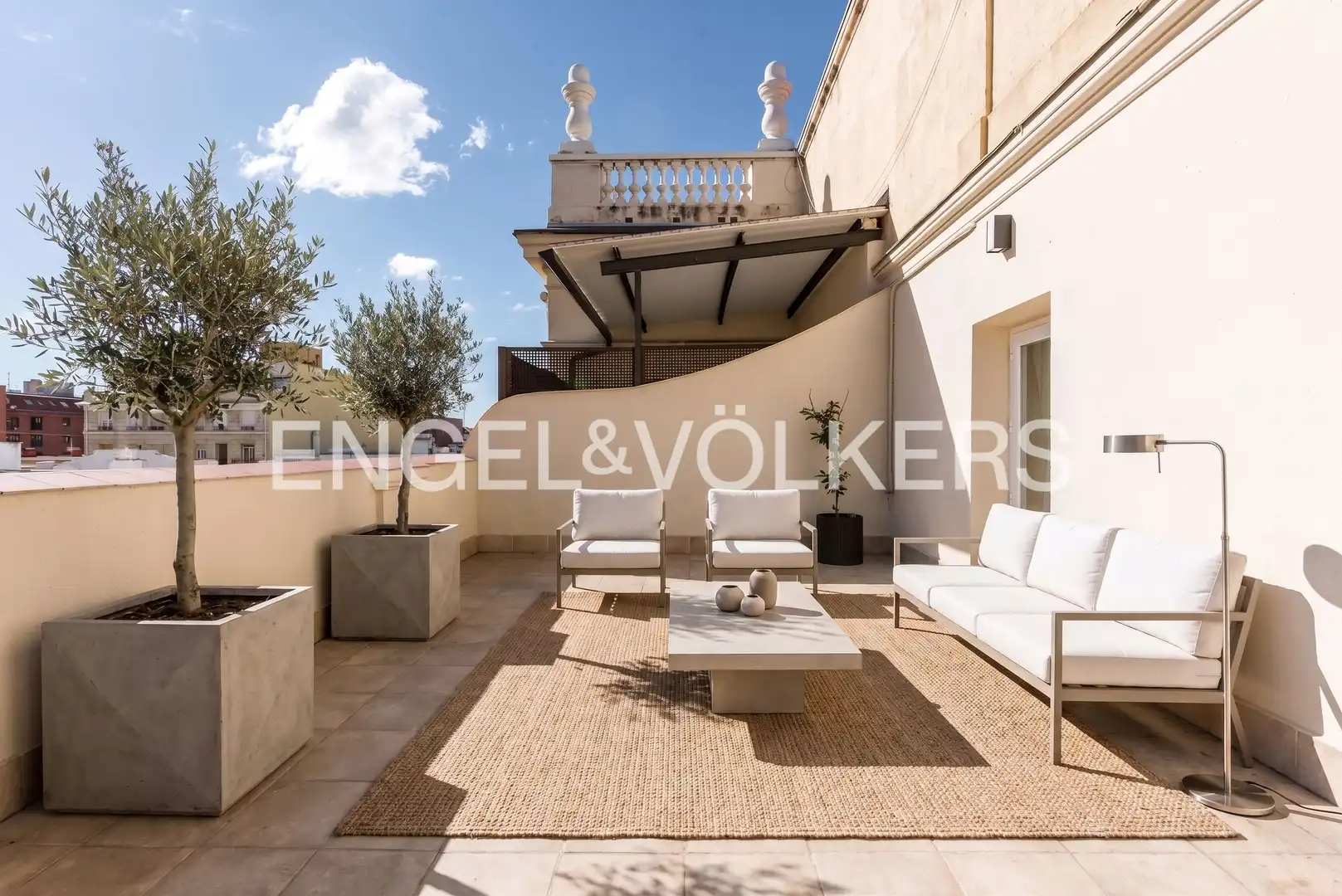Penthouse mit Aufzug zur Miete in Montesa
